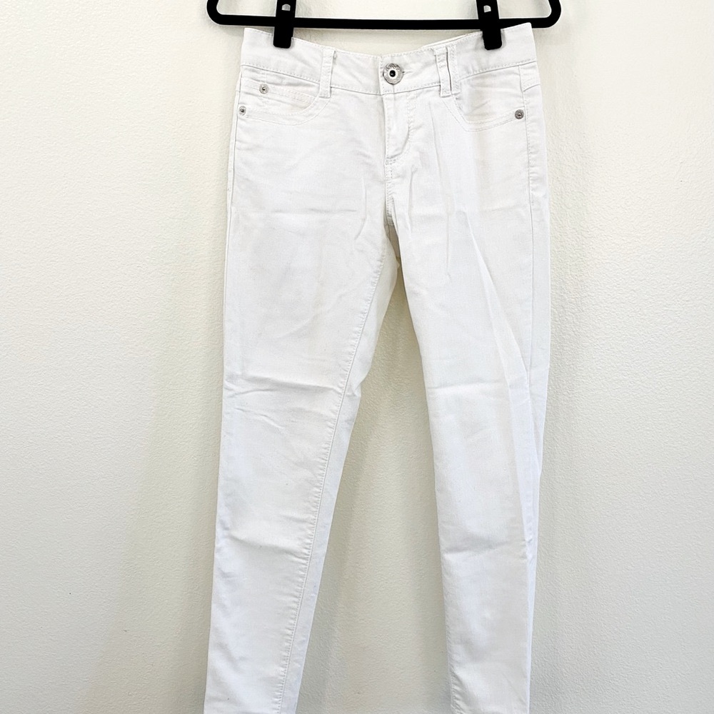 White skinny jeans